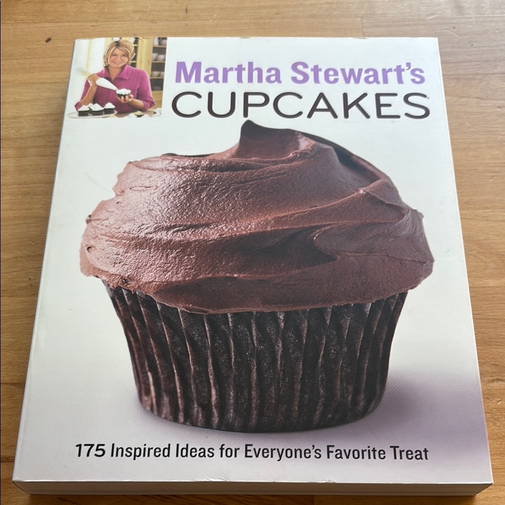 Martha Stewart’s Cupcakes Book